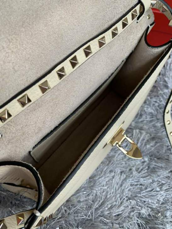 Picture of Valentino Handbags _SKUfw149629124fw